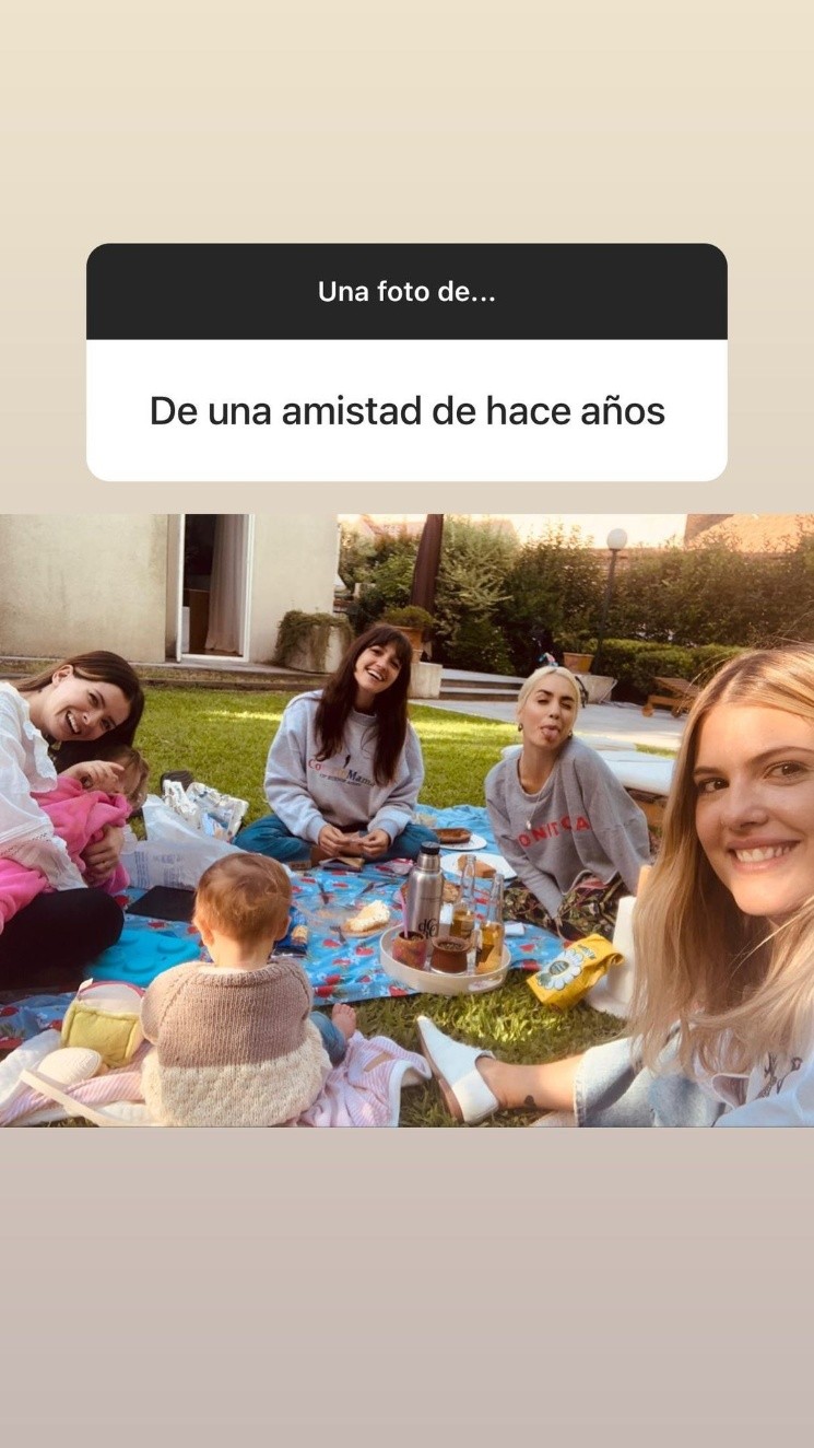 La historia de Lali junto a algunas de sus compañeras de 'Casi Ángeles'.