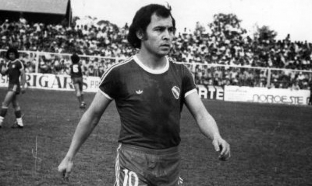 Bochini e Independiente: una historia de amor. Bochini e Independiente: una historia de amor.