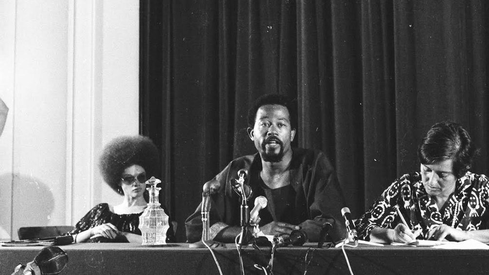 Kathleen Claver, Eldridge Cleaver y Elaine Mokhtefi