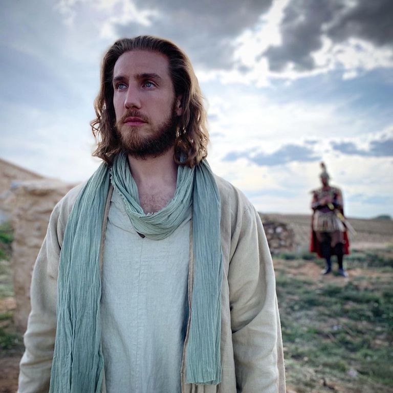 Eugenio Siller interpreta a San José en la película El niño Dios (2021)