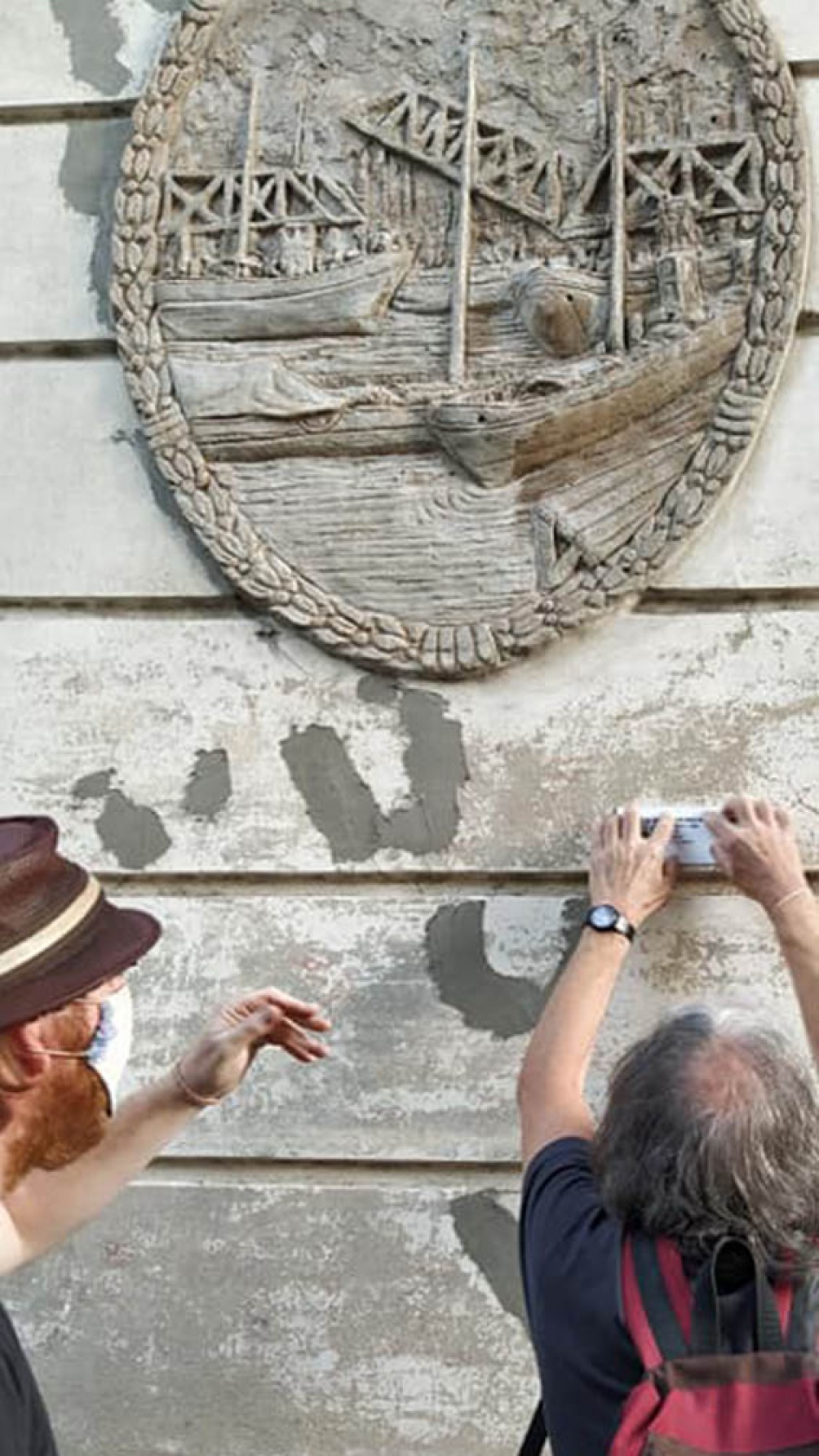 El vecino albañil, digno sucesor de Quinquela Martín, dejó infinidad de obras.