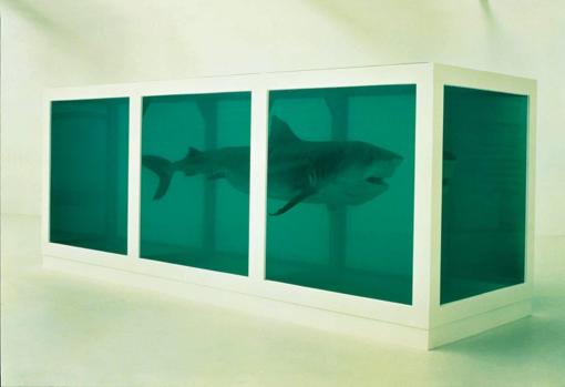 &#039;La imposibilidad física de la muerte en la mente de alguien vivo’, de Hirst. Tiburón sumergido en un tanque de formol (1991)