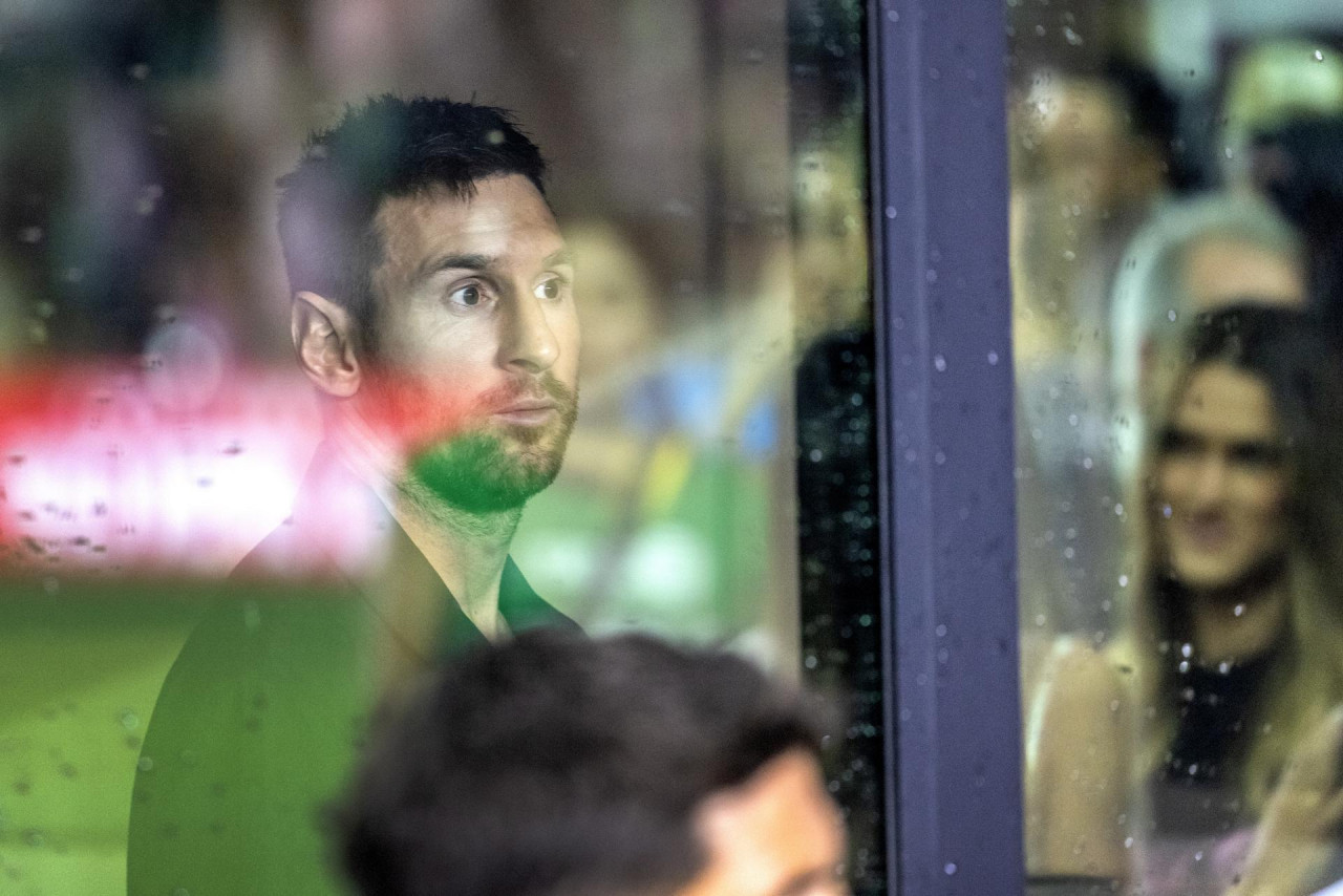 Lionel Messi viendo al Inter Miami en la final de la US Open Cup. Foto: EFE.