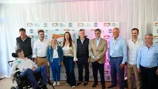 Macri, con Ritondo, Vidal, Jorge Macri, Esteban Bullrich, Pablo Petrecca (intendente de Junín) y autoridades de Expoagro, en San Nicolás (Gentileza / Marcelo Manera)